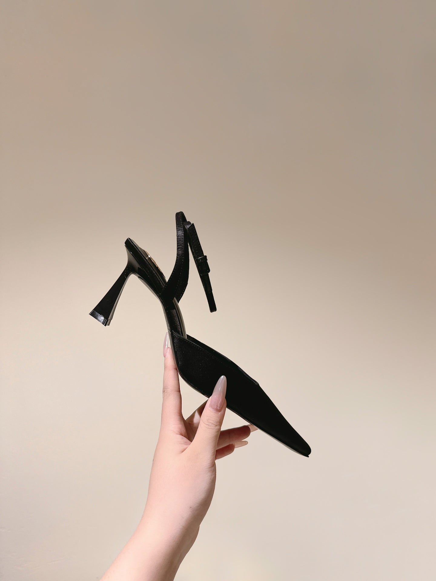 LOUIS VUITTON AIMÉE HIGH 8 CM SLINGBACK PUMPS IN BLACK SATIN