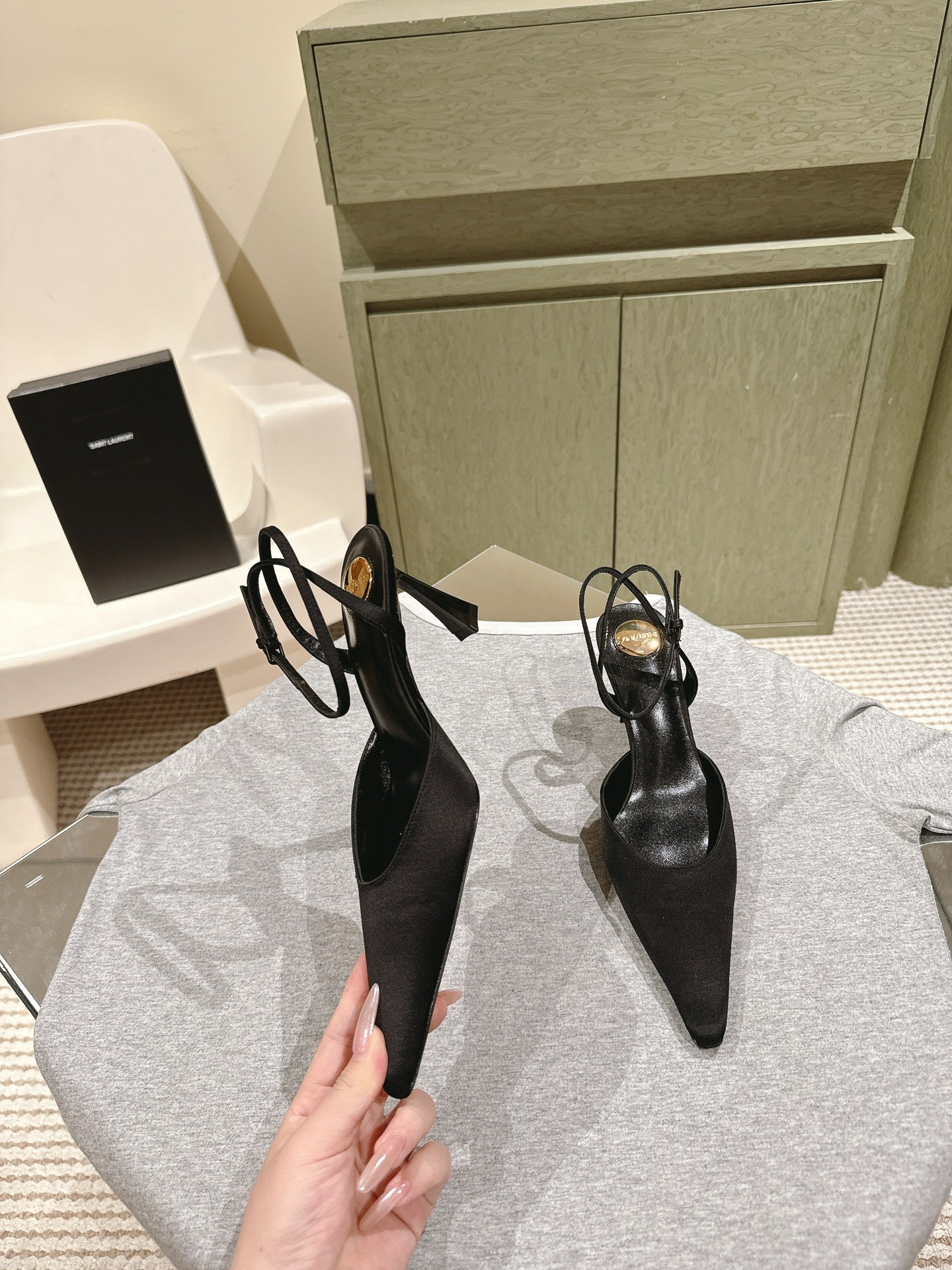LOUIS VUITTON AIMÉE HIGH 8 CM SLINGBACK PUMPS IN BLACK SATIN