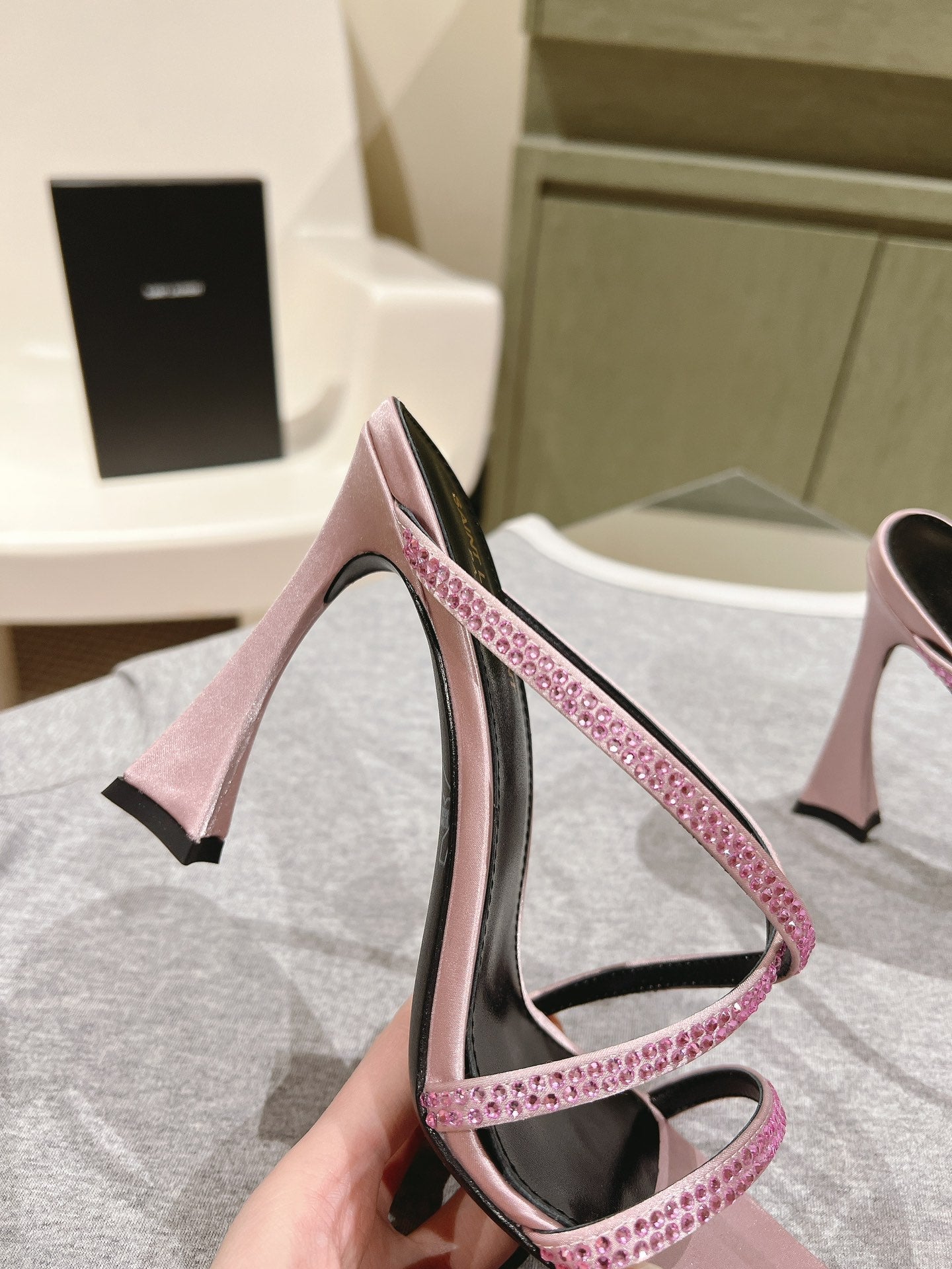 LOUIS VUITTON HIGH HEEL MULE 10 CM IN BABY PINK SATIN WITH RHINESTONES