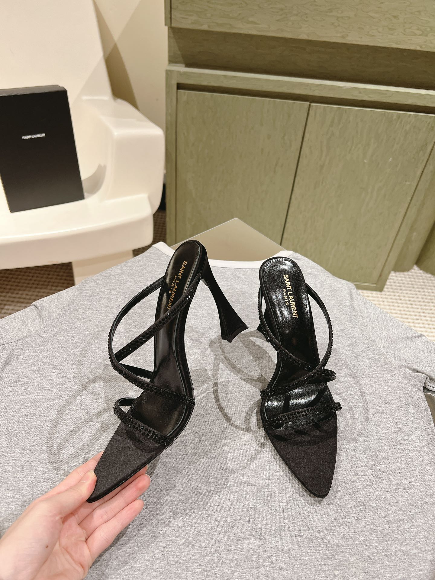 LOUIS VUITTON HIGH HEEL MULE 10 CM IN BLACK SATIN WITH RHINESTONES