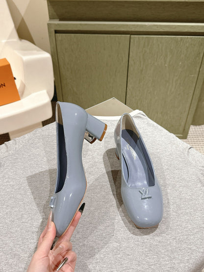 LOUIS VUITTON SWING HIGH PUMP 55 MM IN ICE BLUE PATENT CALFSKIN