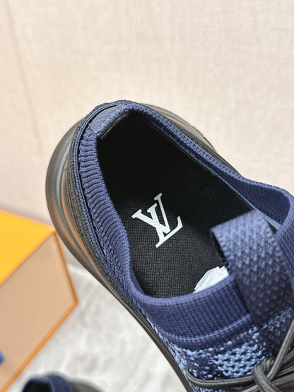 LOUIS VUITTON SNEAKERS IN MIDNIGHT BLUE DAMIER ELASTIC FABRIC