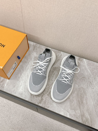 LOUIS VUITTON SNEAKERS IN DOVE GRAY DAMIER ELASTIC FABRIC