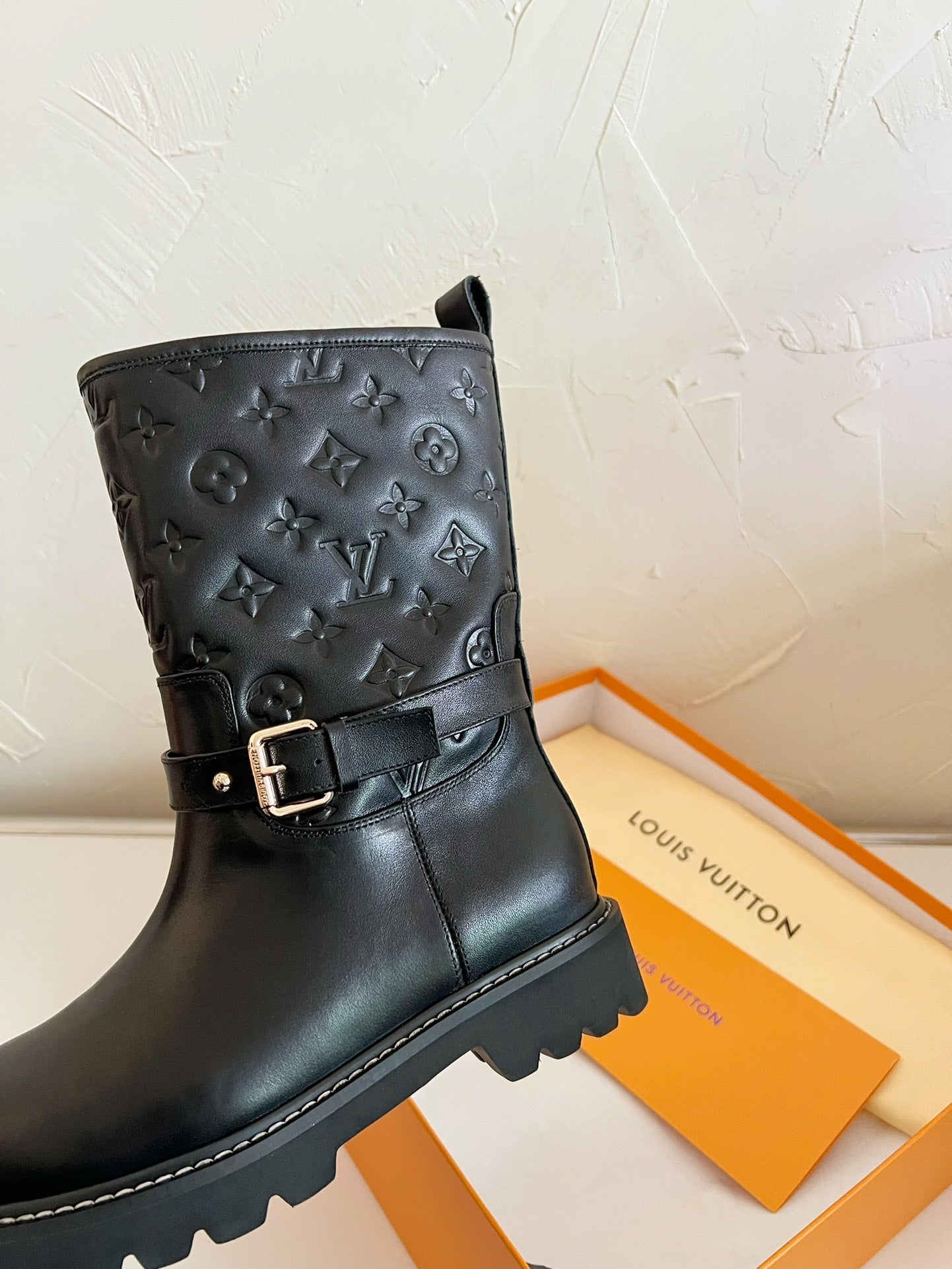 LOUIS VUITTON TERRITORY FLAT ANKLE BOOT IN BLACK EMBOSSED CALFSKIN