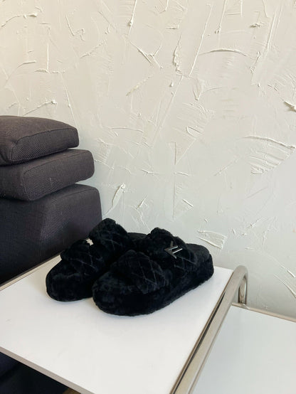 LOUIS VUITTON LV SUNSET PLATFORM COMFORT MULE IN BLACK SHEARLING