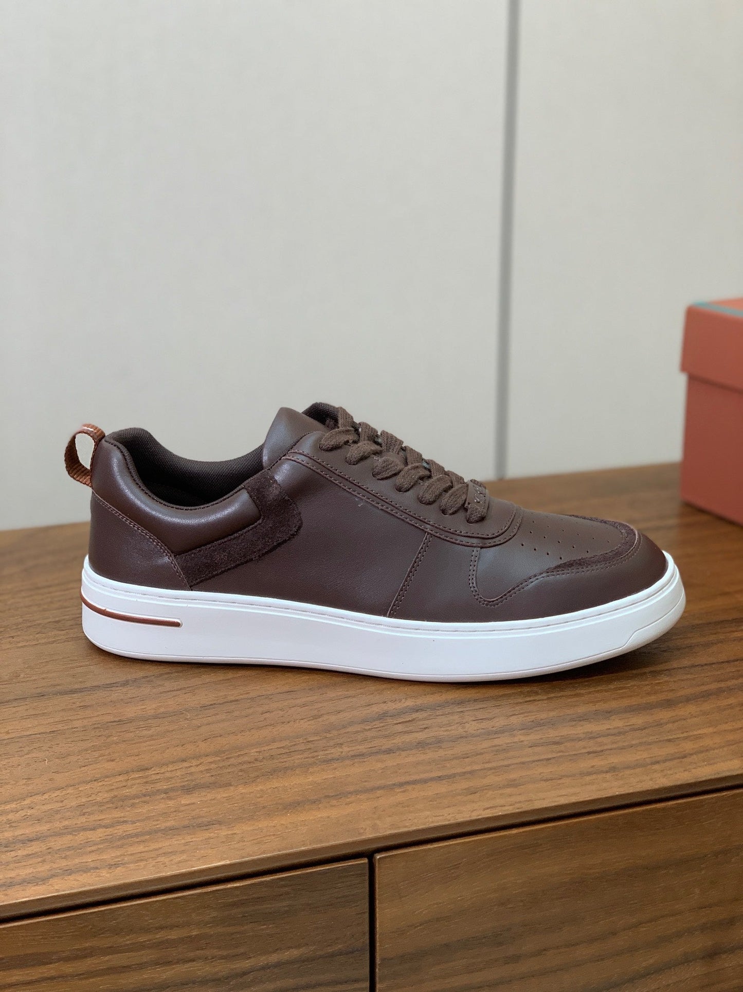 LP SNEAKERS IN AUBURN BROWN CALFSKIN WHITE SOLE