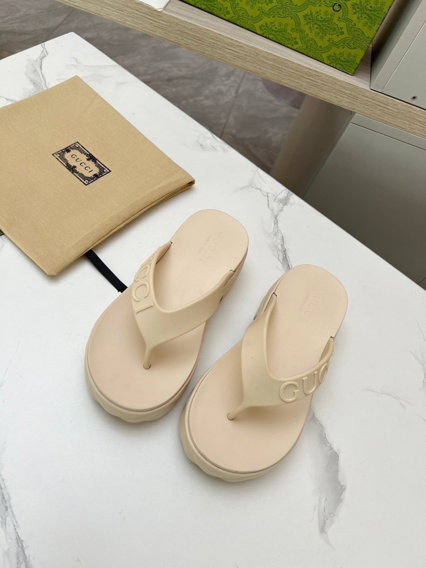 GUCCI THONG PLATFORM IN BEIGE CREAM IMPORTED TPU