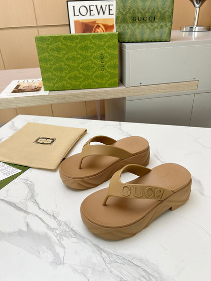 GUCCI THONG PLATFORM IN CIDER BROWN IMPORTED TPU
