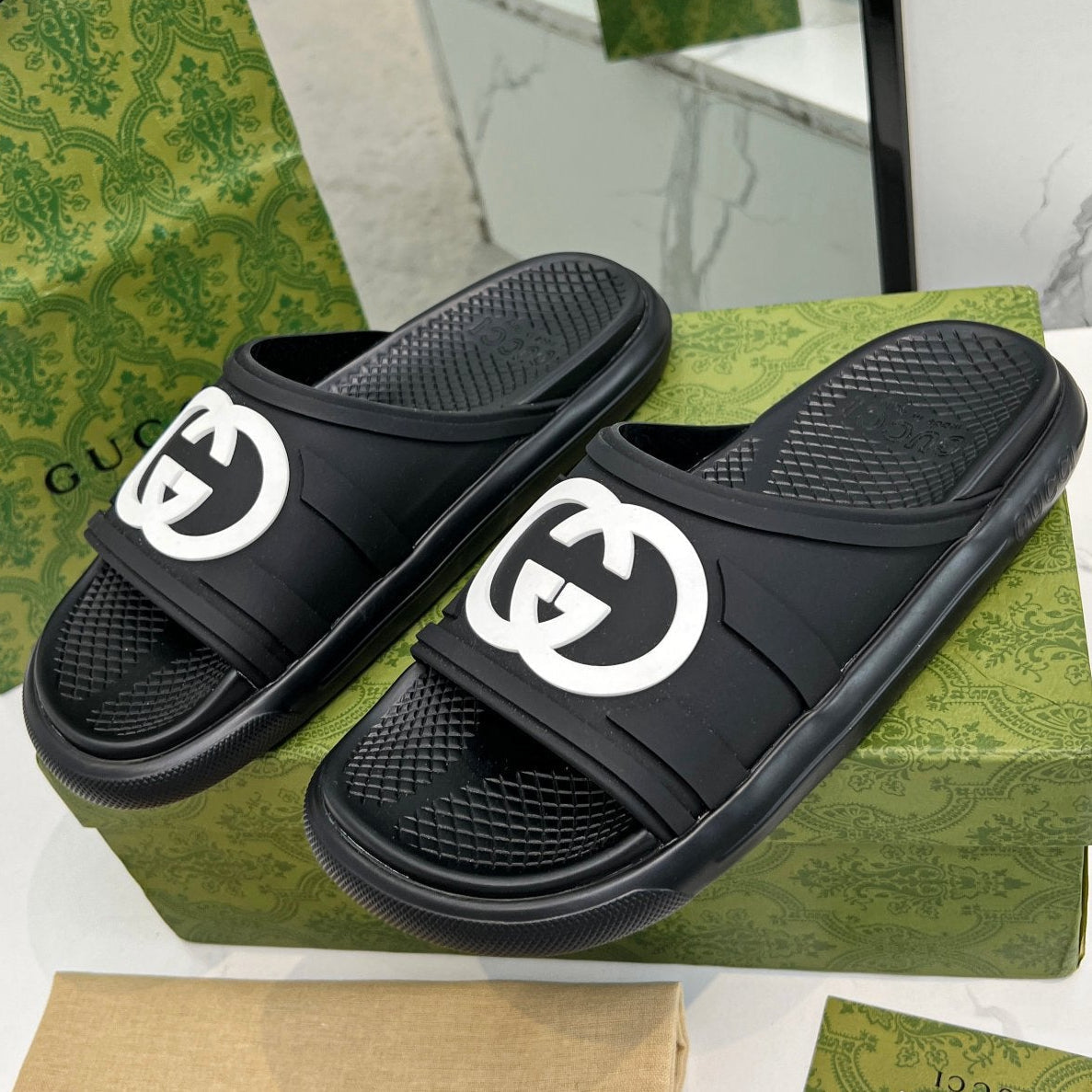 GUCCI PLATFORM SLIPPERS IN BLACK IMPORTED TPU
