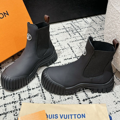 LOUIS VUITTON RUBY BOOTS IN BLACK CALFSKIN