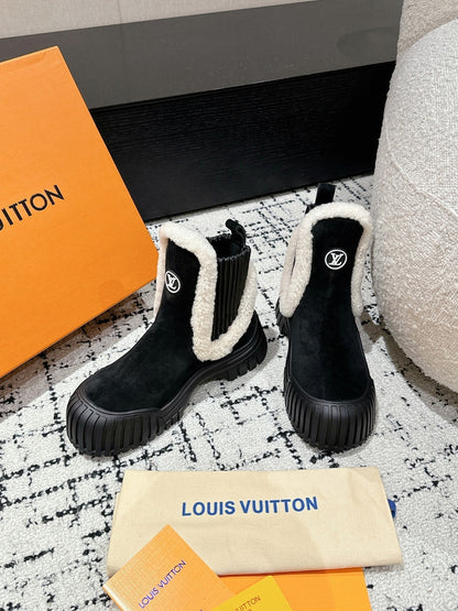 LOUIS VUITTON RUBY FLAT ANKLE BOOT IN BLACK SUEDE WITH WHITE SHEARLING