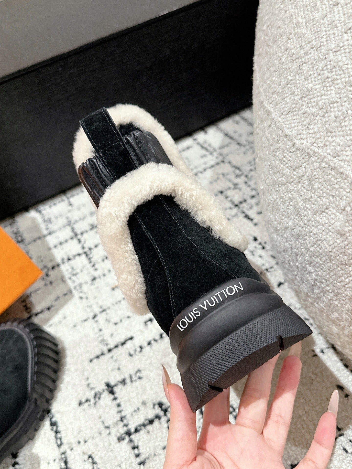 LOUIS VUITTON RUBY FLAT ANKLE BOOT IN BLACK SUEDE WITH WHITE SHEARLING