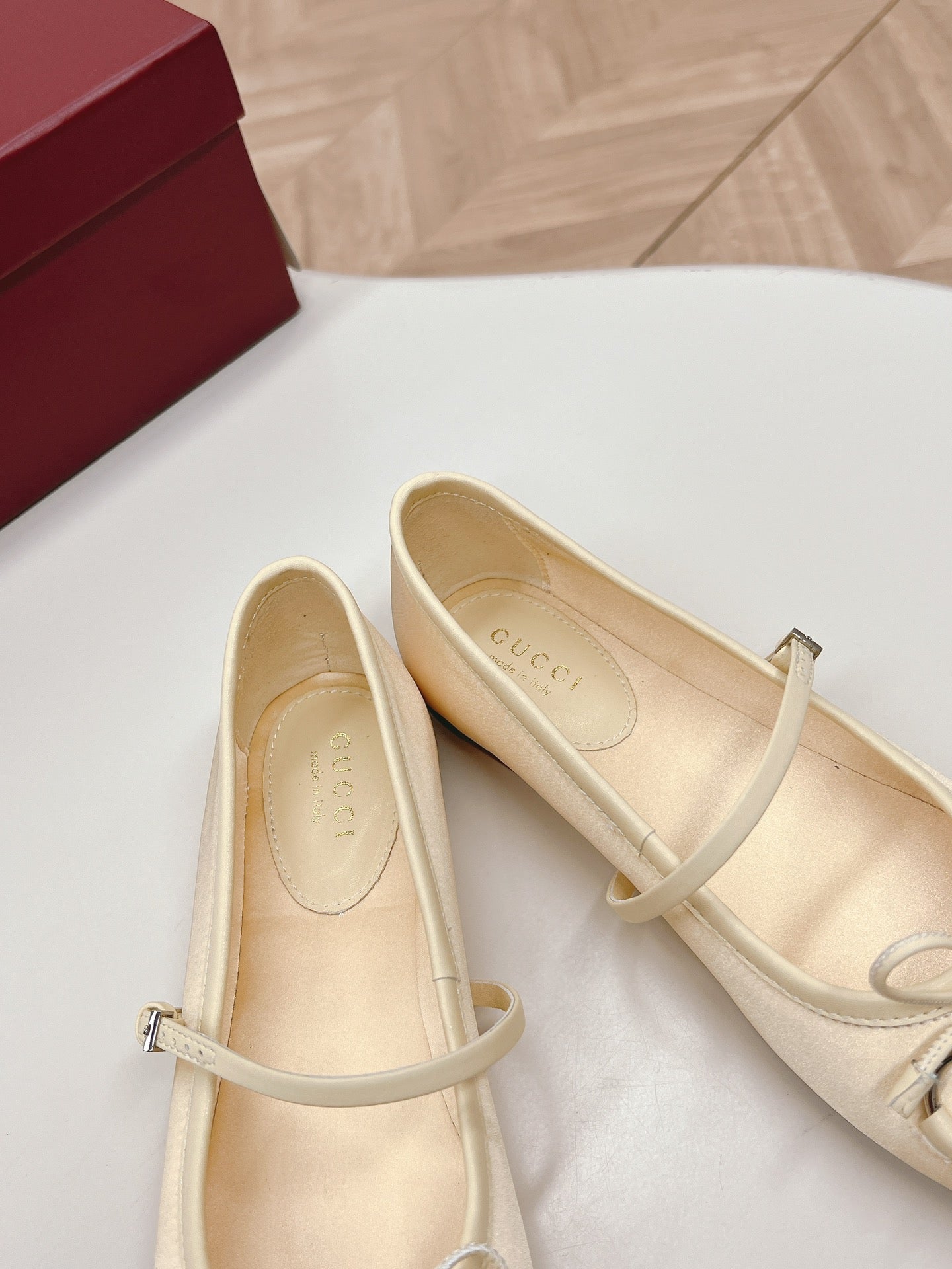 GUCCI BALLET FLAT LIGHT CREAM SILK
