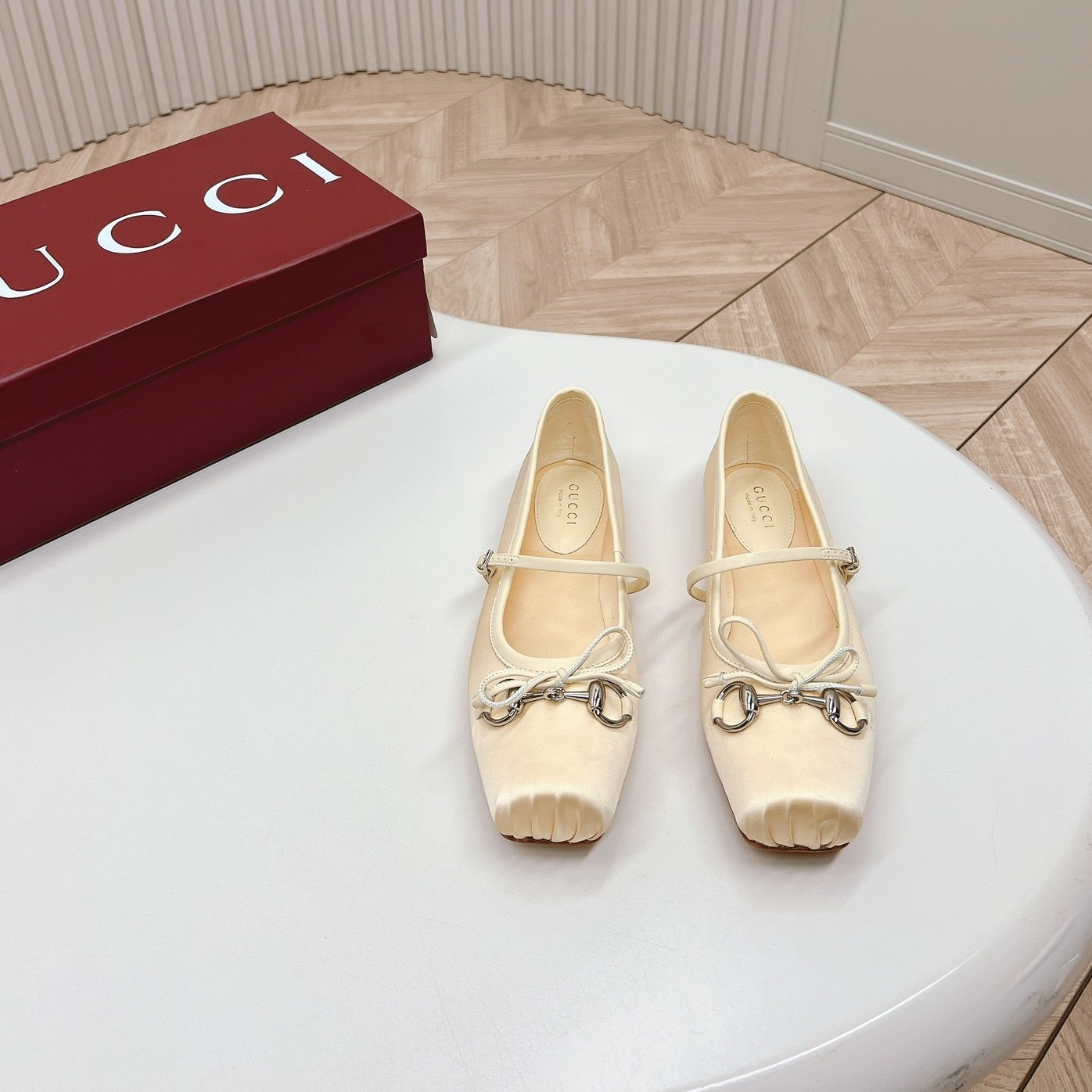 GUCCI BALLET FLAT LIGHT CREAM SILK