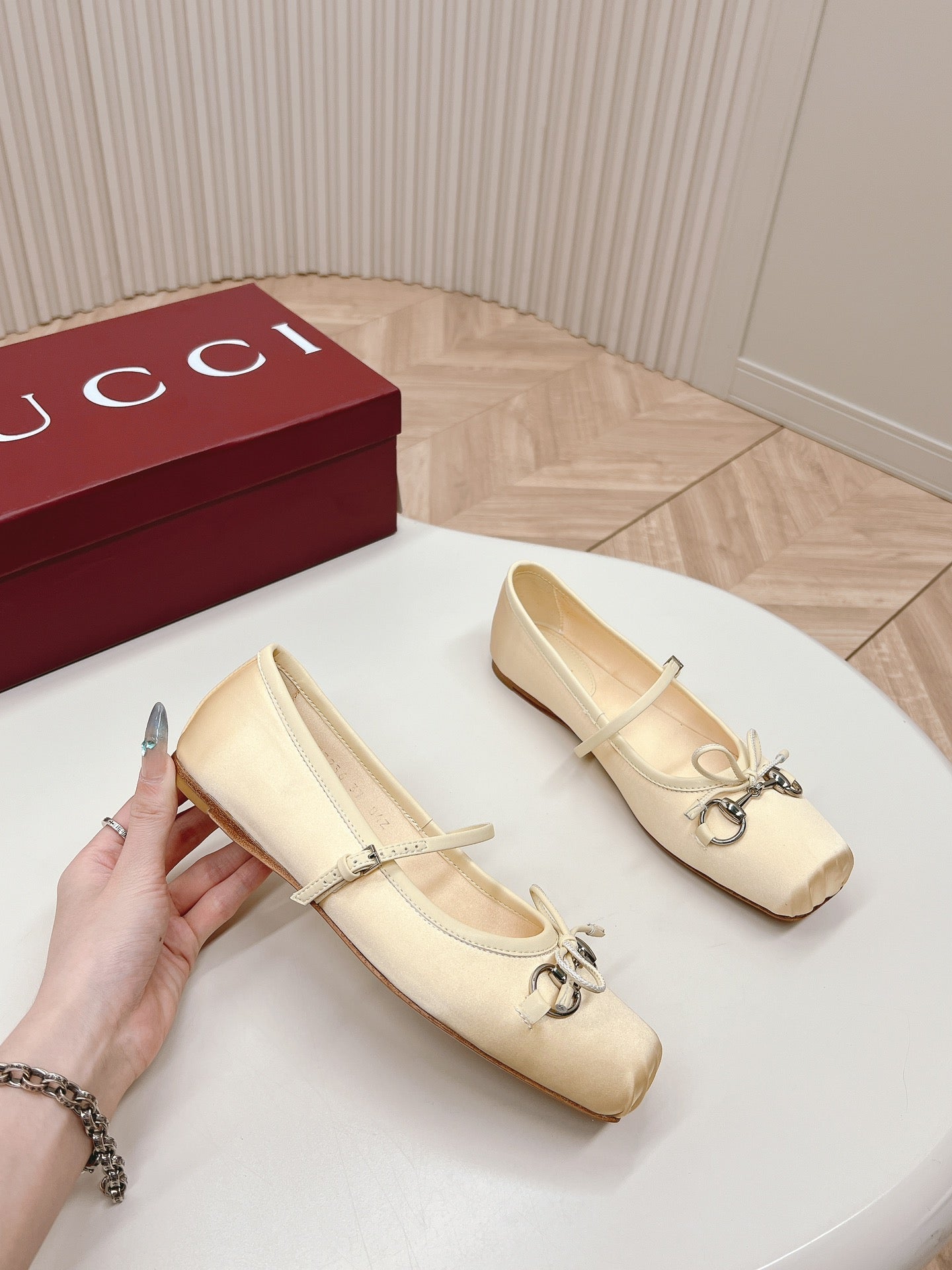 GUCCI BALLET FLAT LIGHT CREAM SILK