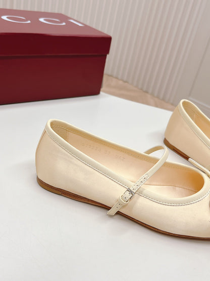 GUCCI BALLET FLAT LIGHT CREAM SILK