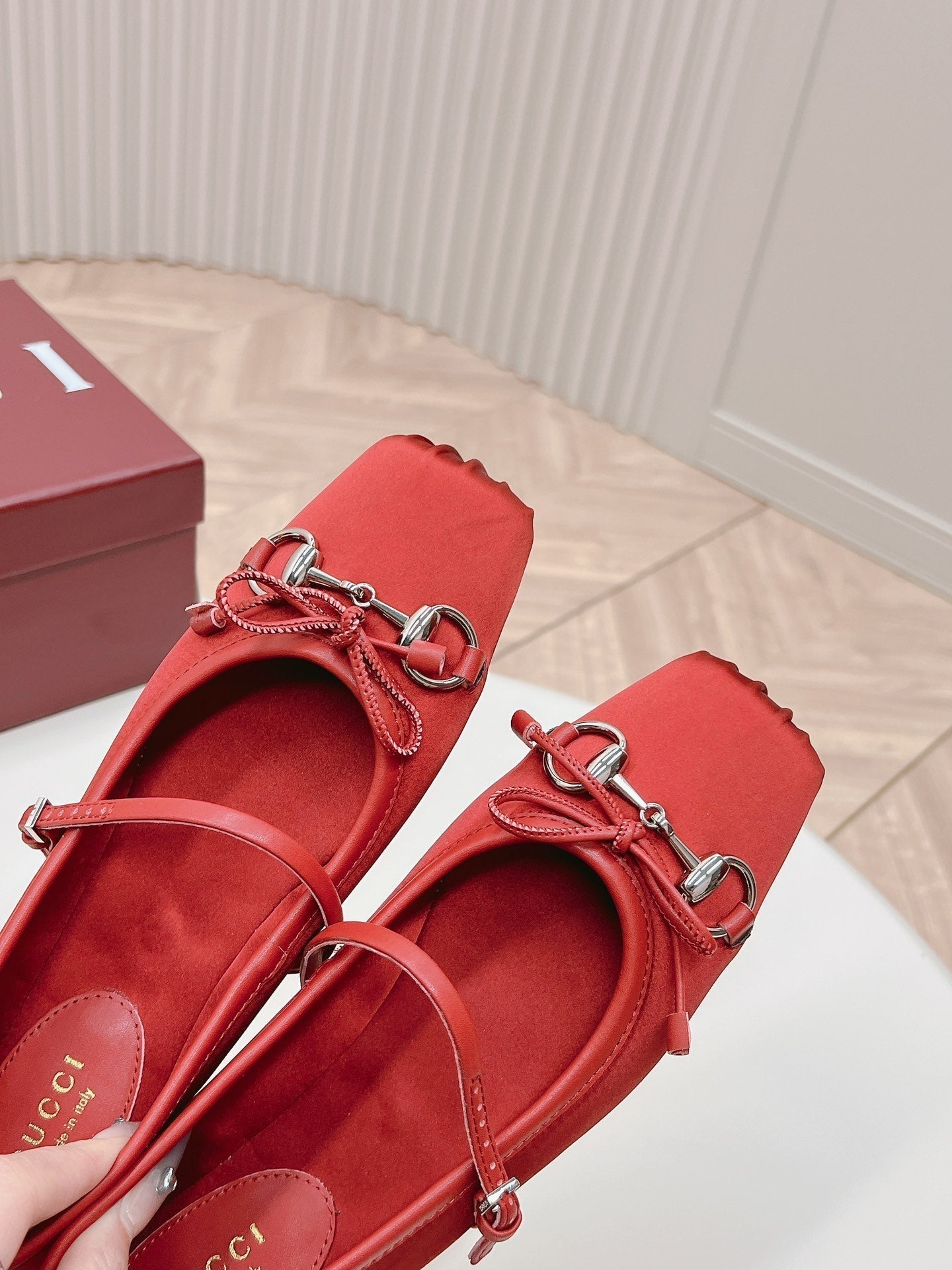 GUCCI BALLET FLAT CRIMSON SILK