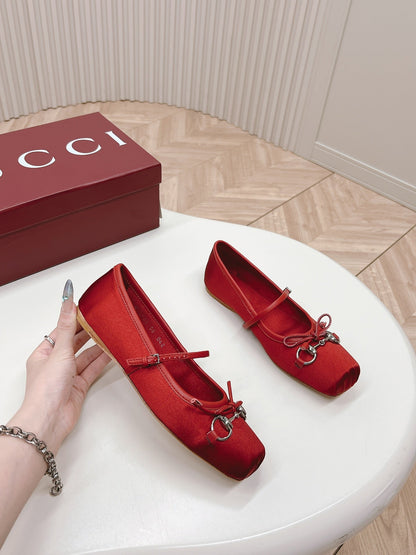 GUCCI BALLET FLAT CRIMSON SILK