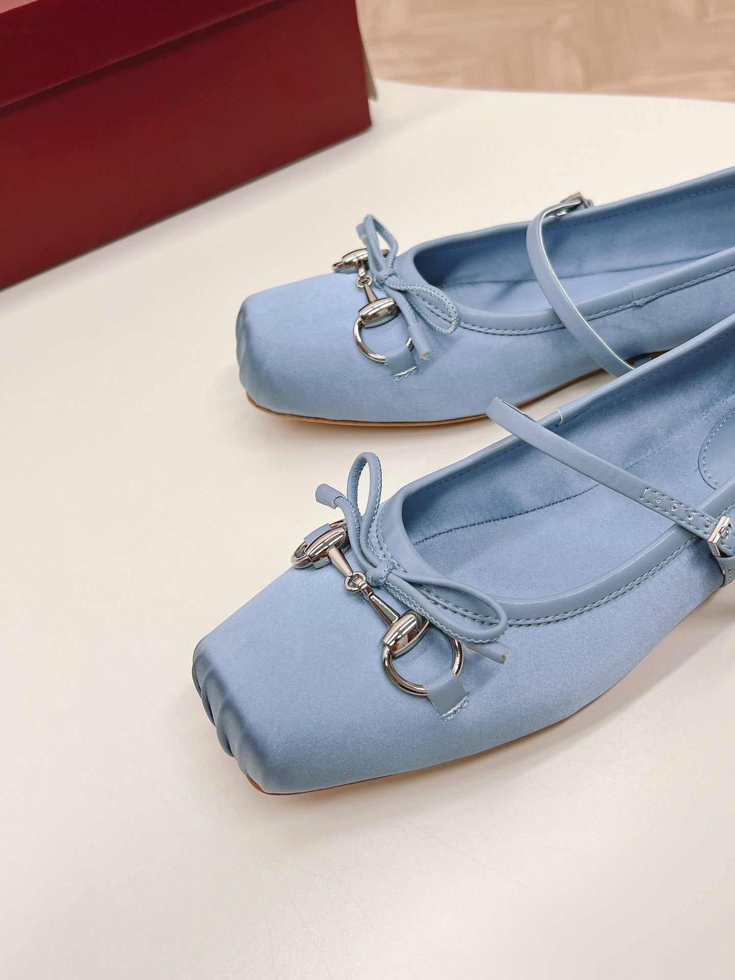 GUCCI BALLET FLAT SKY SILK