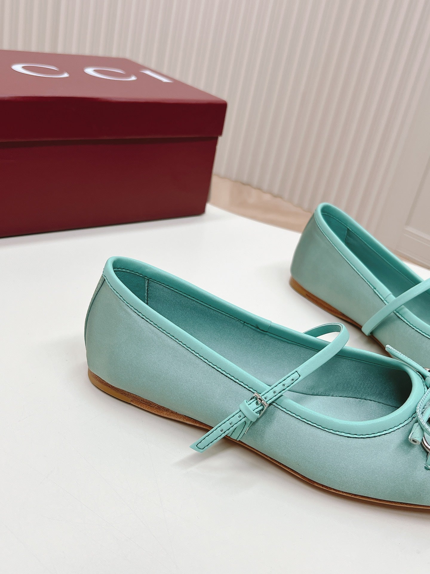 GUCCI BALLET FLAT ARCTIC SILK