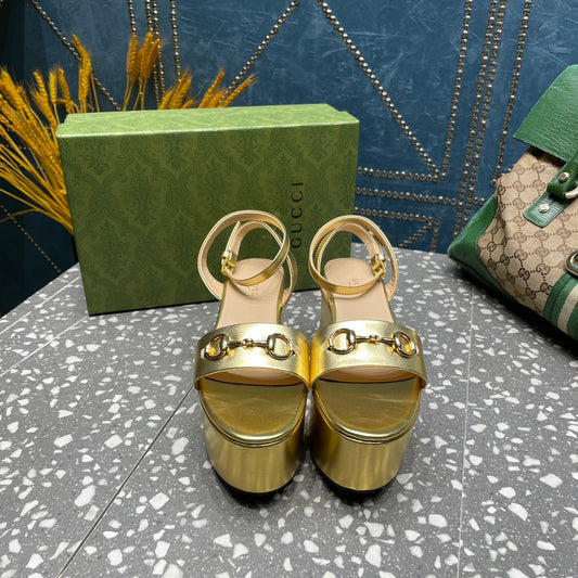 GUCCI HORSEBIT PLATFORM SANDAL METALLIC GOLD CALFSKIN