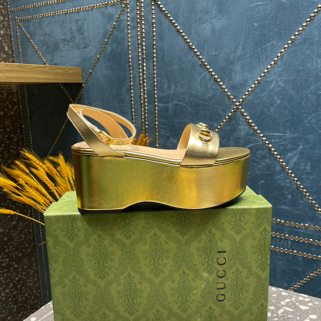 GUCCI HORSEBIT PLATFORM SANDAL METALLIC GOLD CALFSKIN