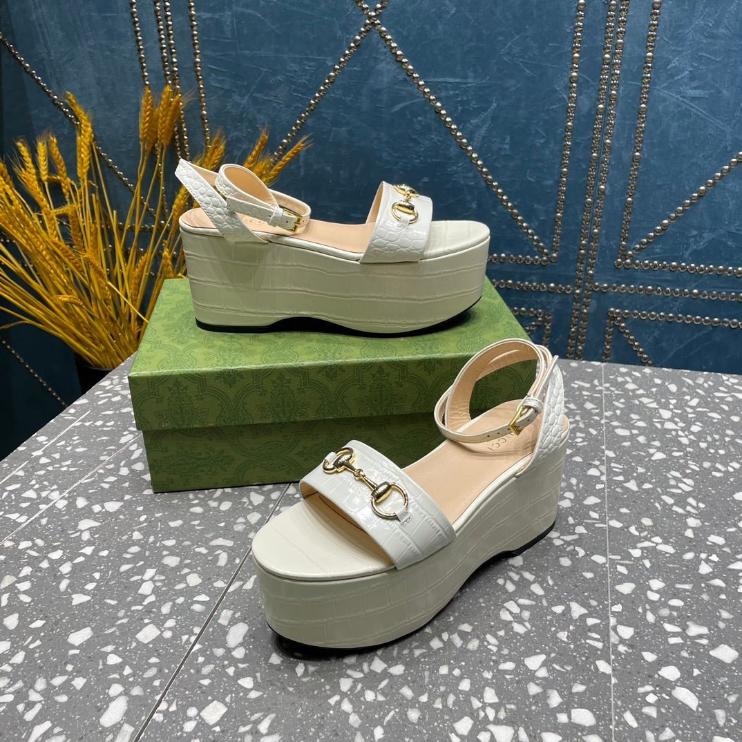 GUCCI HORSEBIT FLATFORM SANDAL GLOSSY WHITE CALFSKIN
