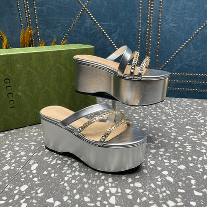 GUCCI HIGH WEDGE PLATFORM IN SILVER CALFSKIN WITH GOLD HARDWARE