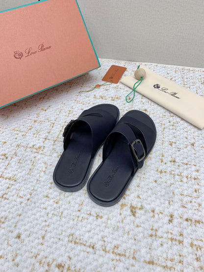 SANDALS IN BLACK CALFSKIN