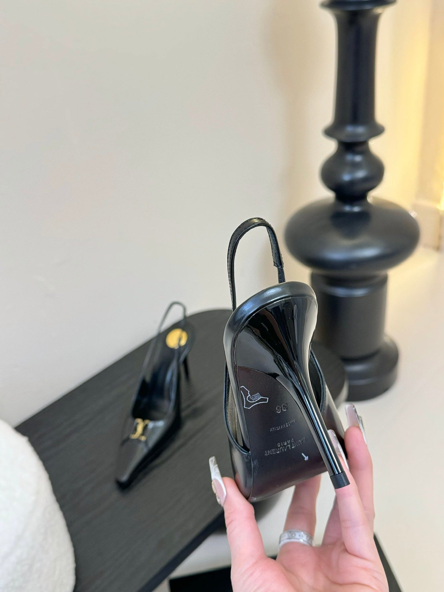 LOUIS VUITTON BABYLONE BRETEUIL SLINGBACK 85 MM PUMPS IN BLACK SMOOTH LEATHER