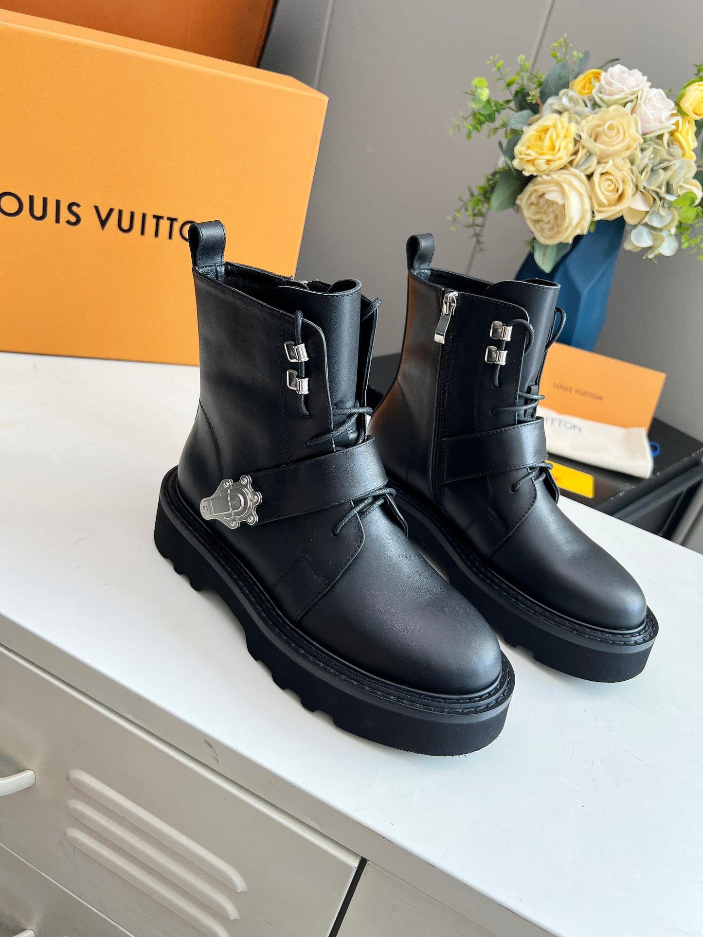 LOUIS VUITTON LV WOMEN'S BEAUBOURG ANKLE BOOT IN BLACK CALFSKIN
