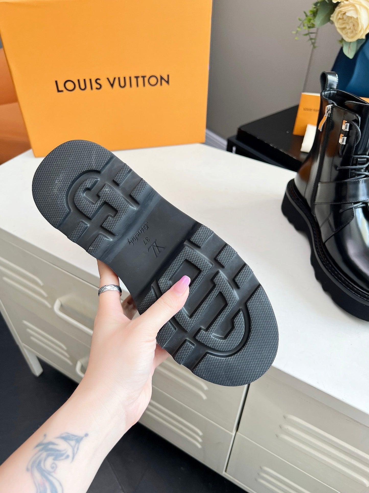 LOUIS VUITTON LV WOMEN'S BEAUBOURG ANKLE BOOT IN GLOSSY BLACK CALFSKIN