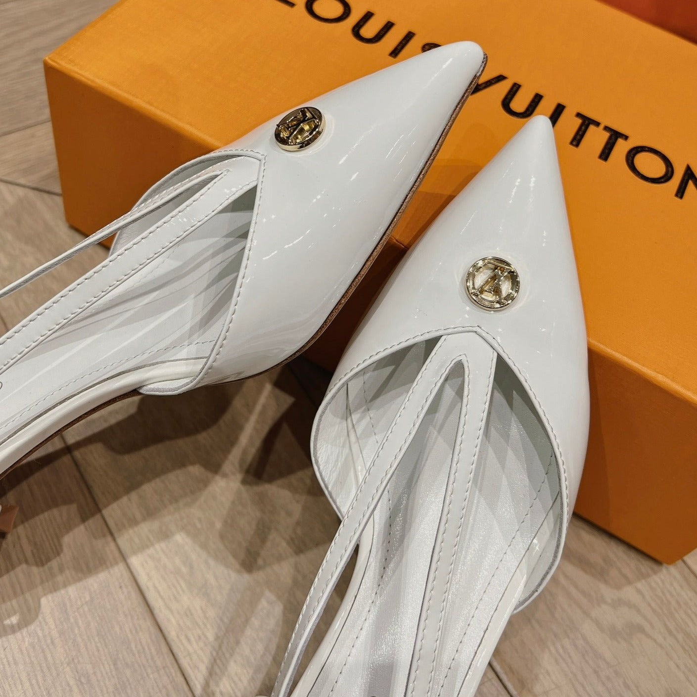 LOUIS VUITTON LV LOW HEEL SLINGBACK WHITE