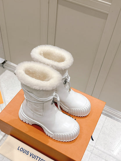 LOUIS VUITTON RUBY FLAT ANKLE BOOT IN WHITE CALFSKIN AND MONOGRAM NYLON