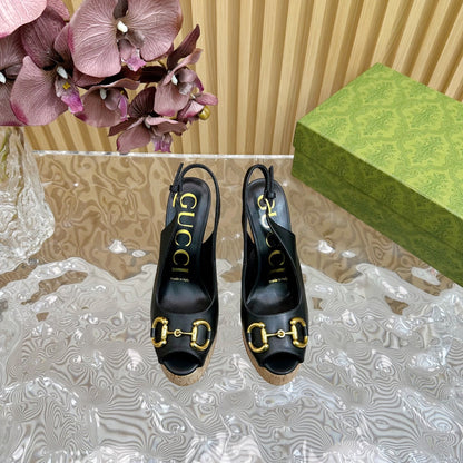 GUCCI SANDAL WITH PLATFORM AND CLAMP BLACK LAMBSKIN