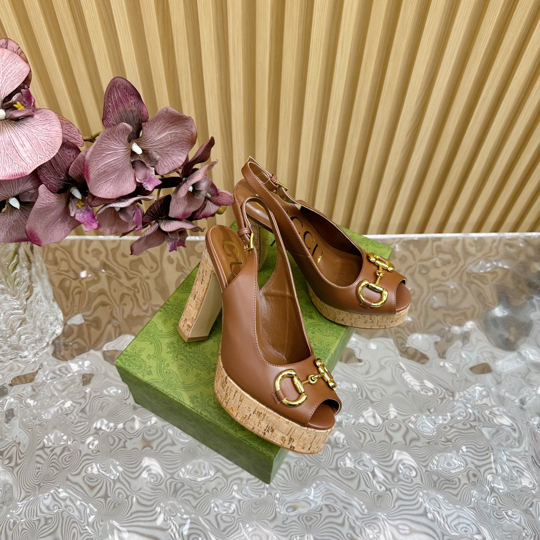 GUCCI SANDAL WITH PLATFORM AND CLAMP CARAMEL LAMBSKIN