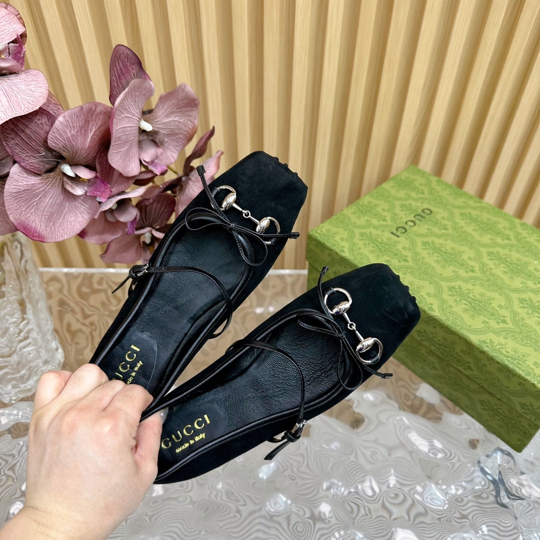 GUCCI BALLET FLAT IN BLACK SUEDE WITH SILVER HARDWARE