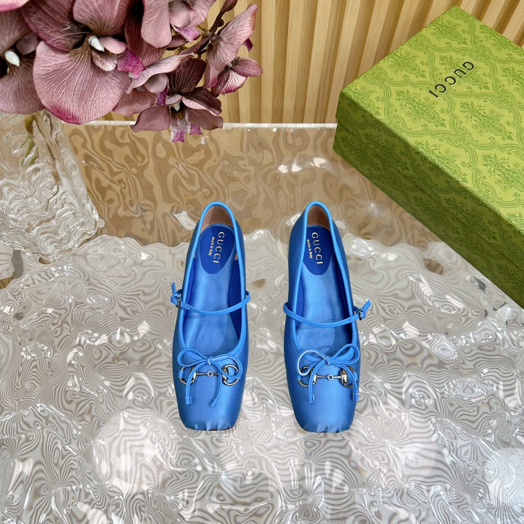 GUCCI BALLET FLAT IN COBALT BLUE SILK WITH SILVER HARDWARE
