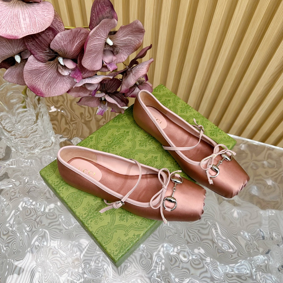 GUCCI BALLET FLAT IN CORAL PINK SILK WITH SILVER HARDWARE