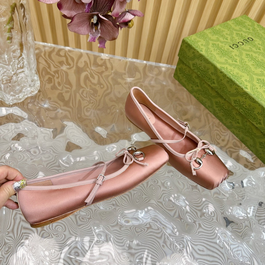 GUCCI BALLET FLAT IN CORAL PINK SILK WITH SILVER HARDWARE