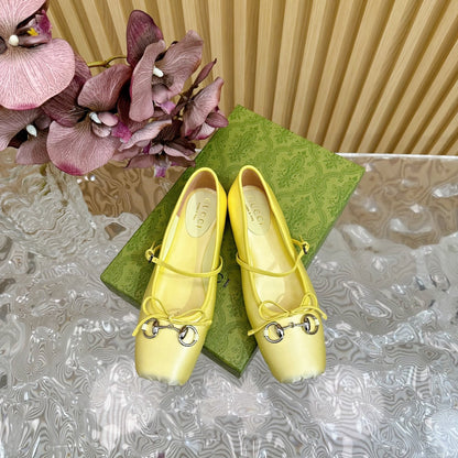 GUCCI BALLET FLAT IN LIGHT YELLOW SILK WITH SILVER HARDWARE