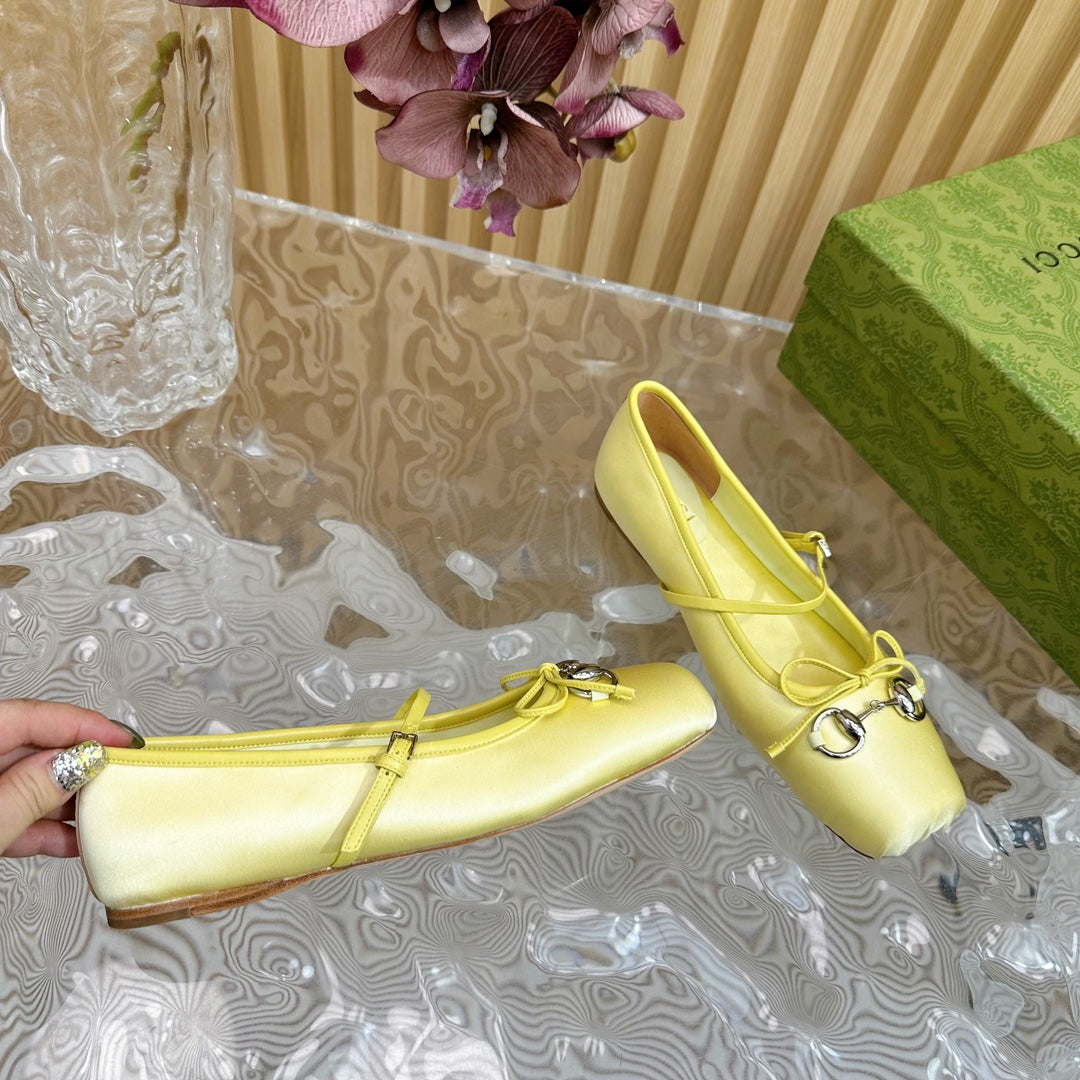 GUCCI BALLET FLAT IN LIGHT YELLOW SILK WITH SILVER HARDWARE