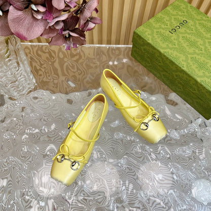 GUCCI BALLET FLAT IN LIGHT YELLOW SILK WITH SILVER HARDWARE