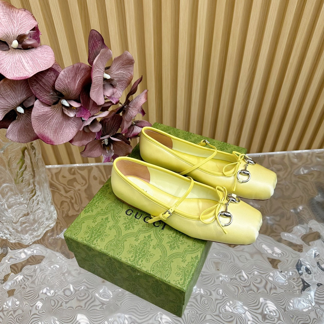GUCCI BALLET FLAT IN LIGHT YELLOW SILK WITH SILVER HARDWARE