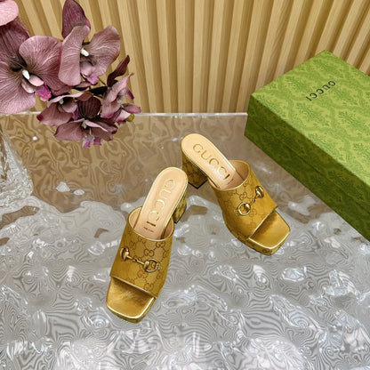 GUCCI HORSEBIT SLIDE SANDAL IN GOLD MONOGRAM CANVAS AND SHEEPSKIN LINING