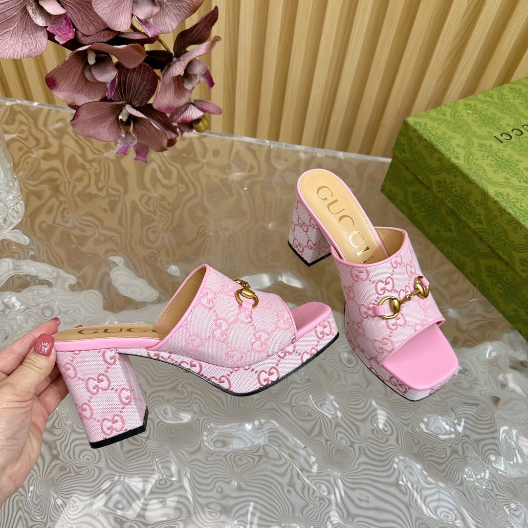 GUCCI HORSEBIT SLIDE SANDAL IN PINK MONOGRAM CANVAS AND SHEEPSKIN LINING