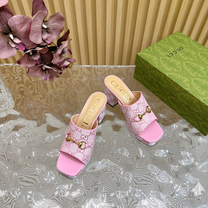 GUCCI HORSEBIT SLIDE SANDAL IN PINK MONOGRAM CANVAS AND SHEEPSKIN LINING