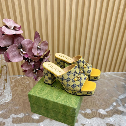 GUCCI HORSEBIT SLIDE SANDAL IN TUSCANY YELLOW MONOGRAM CANVAS AND SHEEPSKIN LINING
