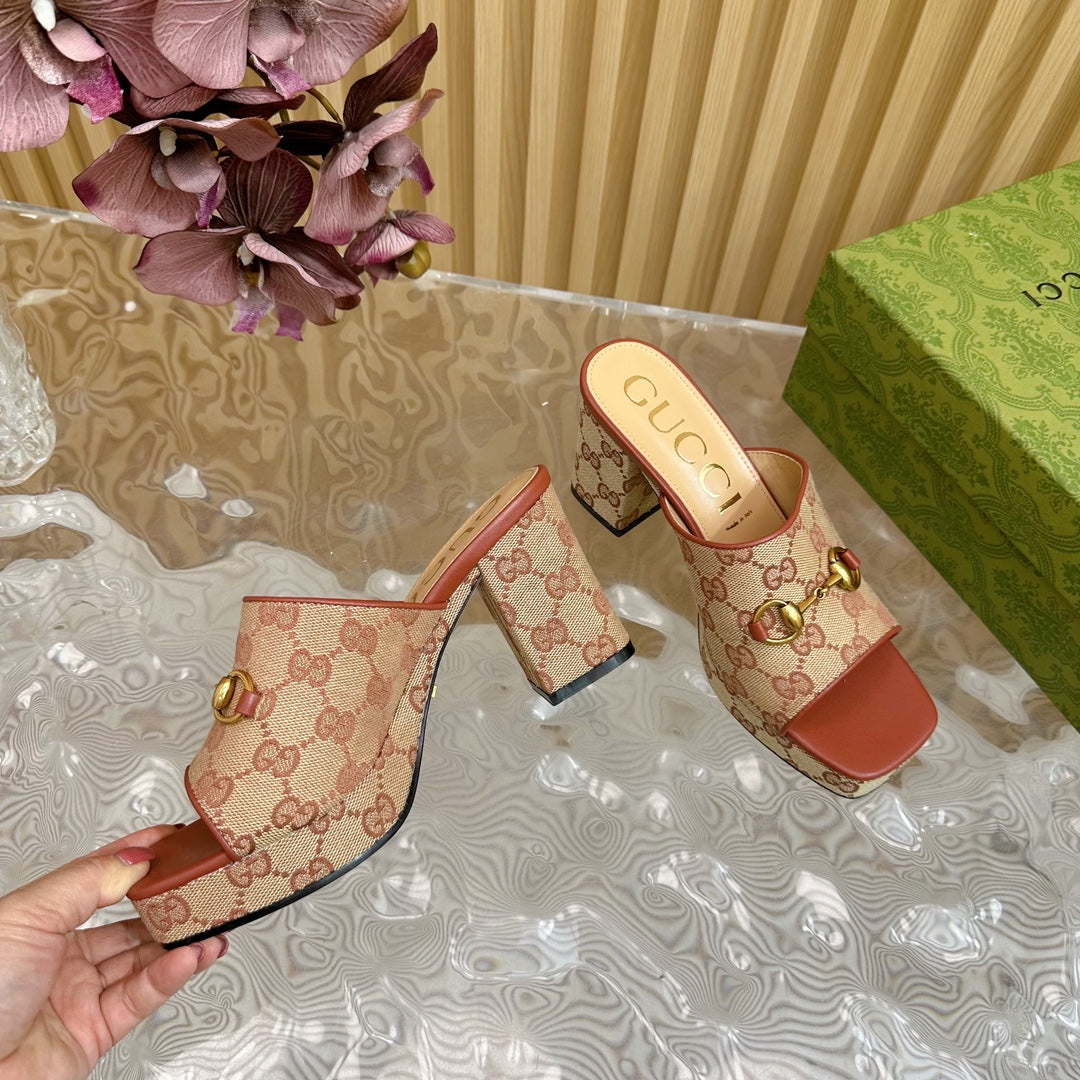 GUCCI HORSEBIT SLIDE SANDAL IN BRONZE ORANGE MONOGRAM CANVAS AND SHEEPSKIN LINING