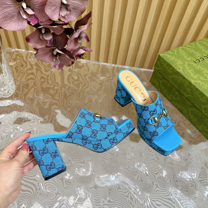 GUCCI HORSEBIT SLIDE SANDAL IN AZURE BLUE MONOGRAM CANVAS AND SHEEPSKIN LINING